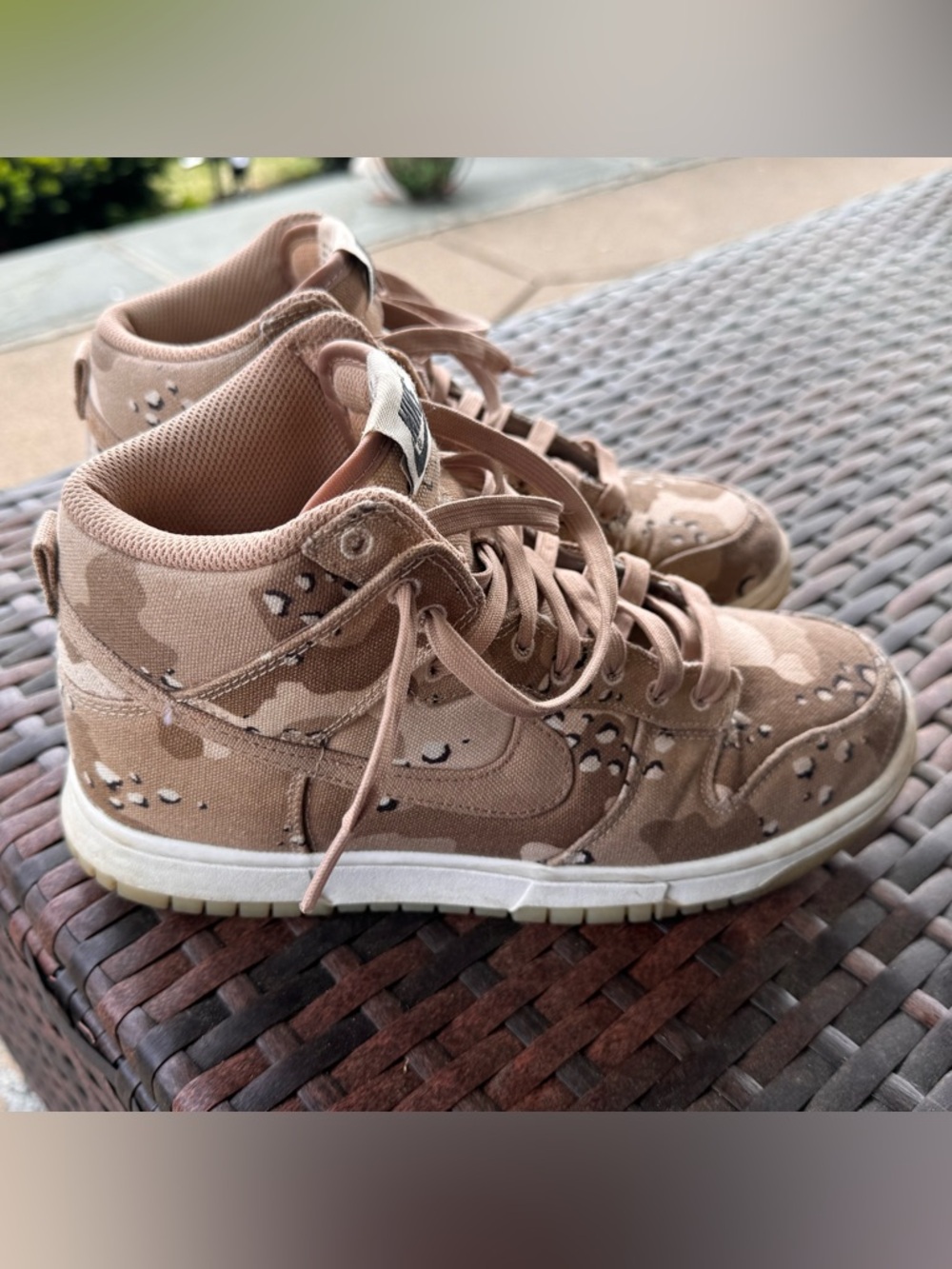 Nike Dunk Women’s Desert Camo High-Top Sneakers size 7.5 Preowned no box - Picture 3 of 6